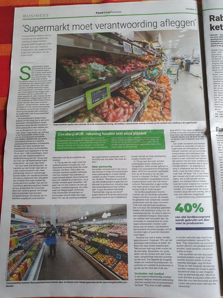 AlexDatema's tweet photo. 79 % van de voedingsmiddelen die supermarkten aanbieden staat niet in de Schijf van Vijf. Een bizarre constatering. Imke de Boer pleit voor een burgerpanel dat meestuurt bij de keuzes die supermarkten maken. Interessant idee!
Ik voeg nog even 2 artikelen toe over dit onderwerp. https://t.co/SluKMCJJi3