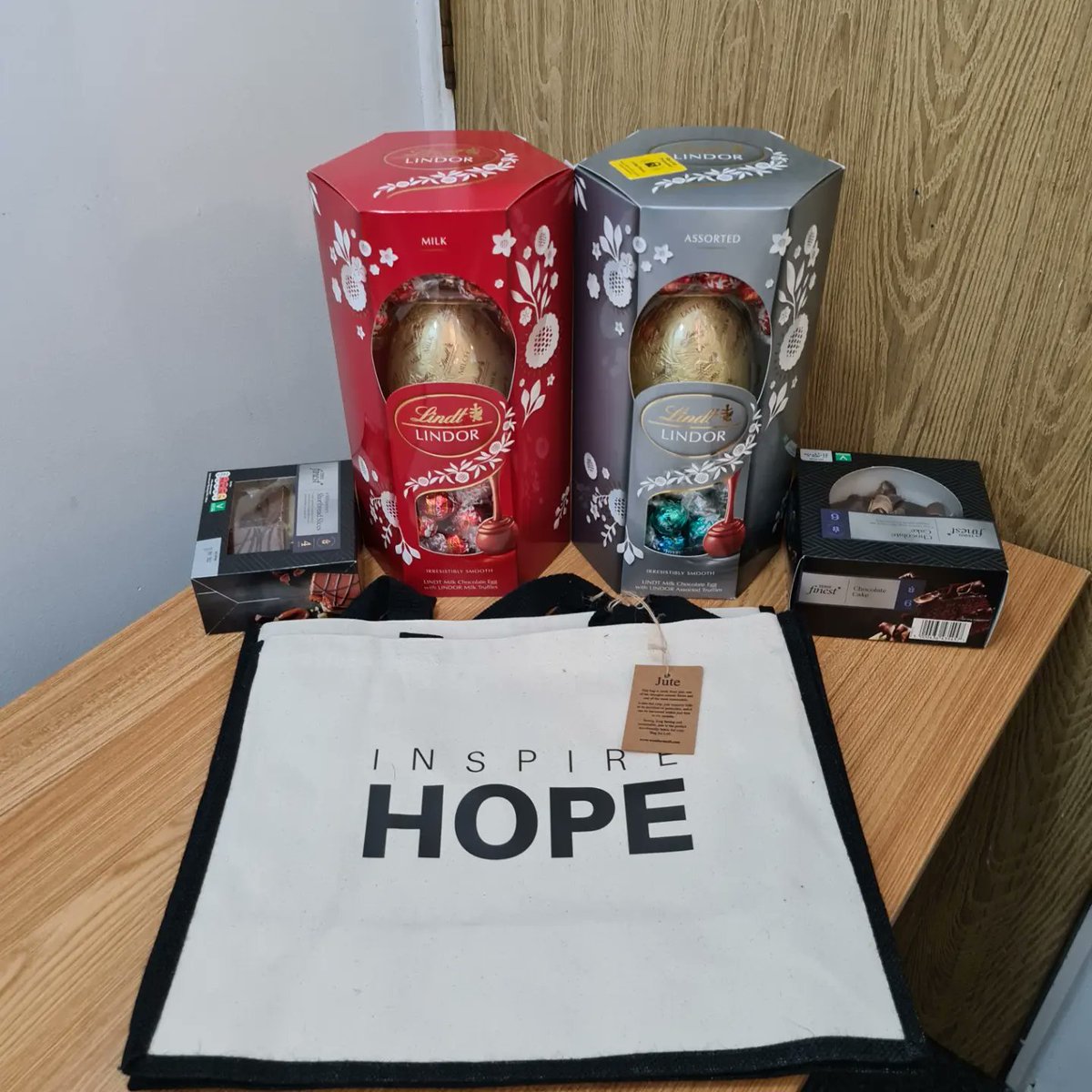 thiukorg's tweet photo. UPDATE: Packing Easter Eggs for residents and staff of our local refuges
You can support us by making a donation https://t.co/qGmxAMKmvN
#inspirehope
#easterboxesforrefuge
#easterboxesproject
#lovedoesnthurt https://t.co/jhXR0lp5b9