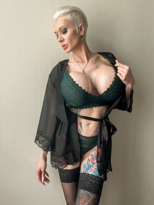 Massive content update on https://t.co/W3aUieo0CQ 💚 Enjoy responsibly 💚 https://t.co/oZlgENRTJs<a href="/tag/tittytuesday"class="tags"><span>#tittytuesday</span></a>