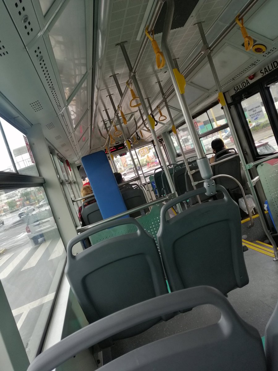 AcxhCruz's tweet photo. Super chevere el más reciente bus que ha puesto al servicio de la comunidad y del medio ambiente la línea @saucinc 89 👏🏻👏🏻👏🏻
#SiSePuede Vivir más Eco 💚💚💚✅💛💙❤️ #ElectricVehicles https://t.co/qmPS7tLjf5