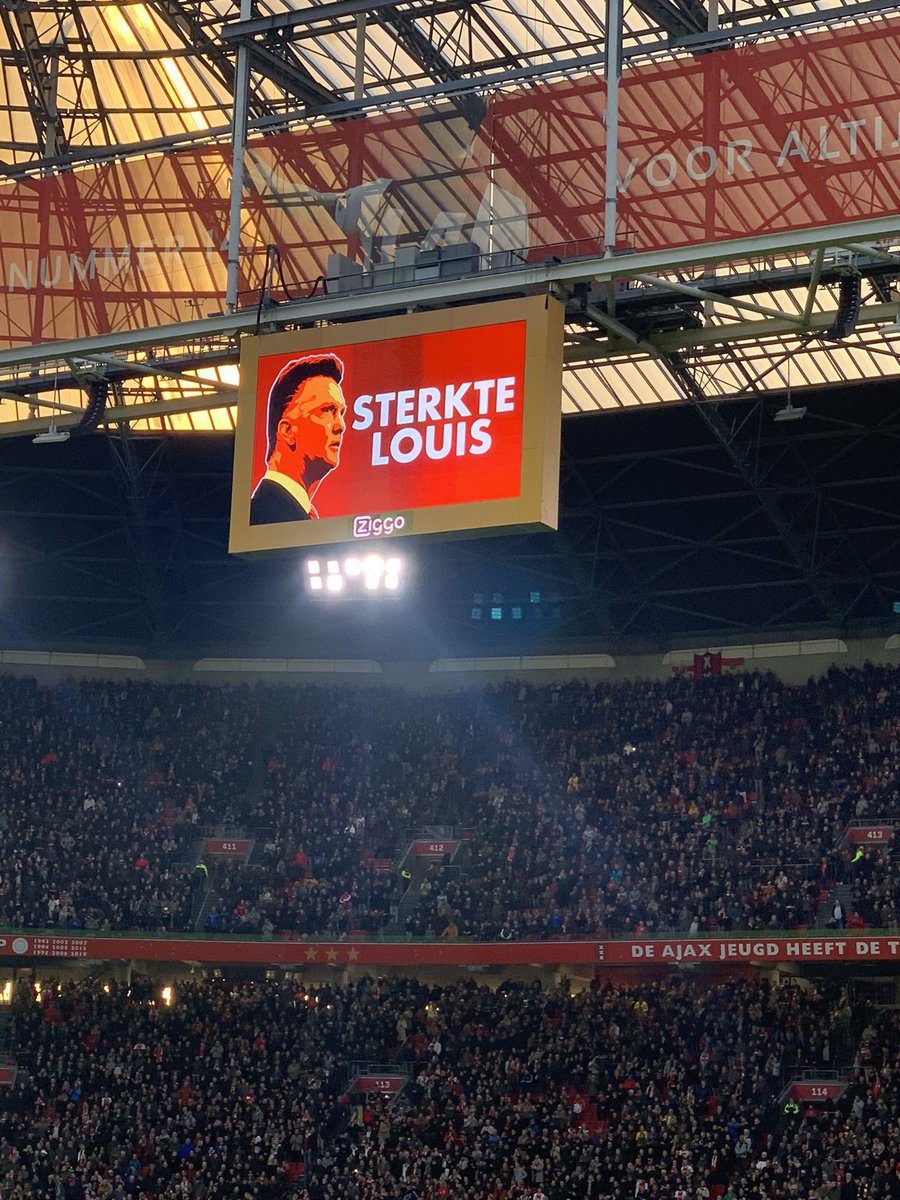 kleinsma's tweet photo. Heel veel..
#arena #louisvangaal #knvb #ajax #ajaspa #ziggo #voetbal #Amsterdam https://t.co/RjUmOLz7jY