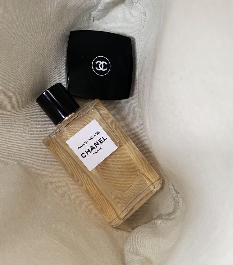 scentothemoon's tweet photo. พร้อมส่ง
LES EAUX DE CHANEL
PARIS-VENISE ✨ 

125ml: 4,690฿
ห่อของขวัญผูกโบว์+ถุง ครบ https://t.co/kPGCf5fUfh