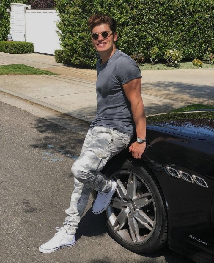 ⠀⠀⠀⠀
⠀            ❚ 𝗜𝗡𝗦𝗧𝗔𝗚𝗥𝗔𝗠 𝗣𝗢𝗦𝗧:

                    @𝘪𝘮𝘩𝘦𝘯𝘳𝘺𝘣𝘢𝘴𝘴 

         Day off work. Day on the sun.