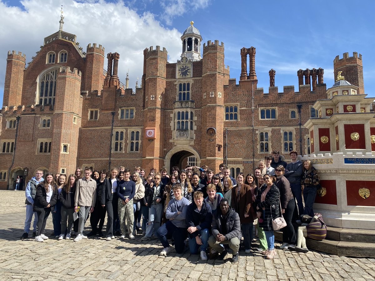 HGSHist's tweet photo. Today we’ve visited Henry VIIIs palace Hampton Court. Thank you so much to our students for being as engaged and wonderful as always, the staff that made the trip possible and the fantastic Mrs Chesworth for organising and leading the trip! @HarrogateGS https://t.co/Cx85Joot4G