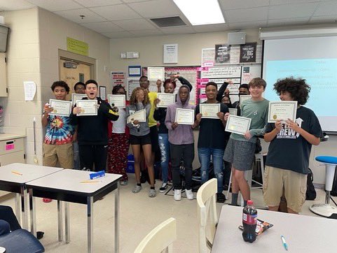 MarkhamWoodsMS's tweet photo. Congratulations to these amazing 8th graders who made gains on their recent diagnostic assessment! Hard work pays off and this week we celebrated! https://t.co/J66xbiqTJo