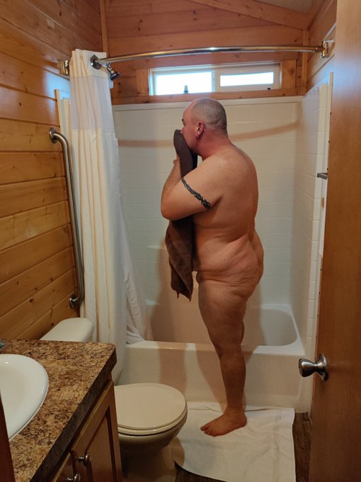 https://t.co/YJMmwuqQul?? #michaelandsean #gayshower #pnwgay #grindr #hugebooty #gaydaddydick #matureman