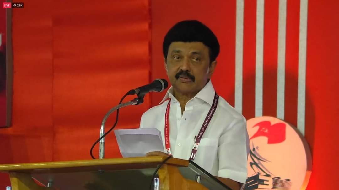 LeninMurugan_O's tweet photo. ஒன்றிய மாநில உறவுகள் குறித்து #CPIM அகில இந்திய மாநாட்டின் சிறப்பு கருத்தரங்கத்தில் தமிழக முதல்வர் மு.க.ஸ்டாலின் பேசி முடிக்கும் போது Red Salute Comrades நன்றி என முடித்தார் #OnwardsCPIM #CPIM23rdPartyCongress #cpimxxiiipartycongress #Kannur #Kerala #PartyCongress https://t.co/aaVyDz7h8F