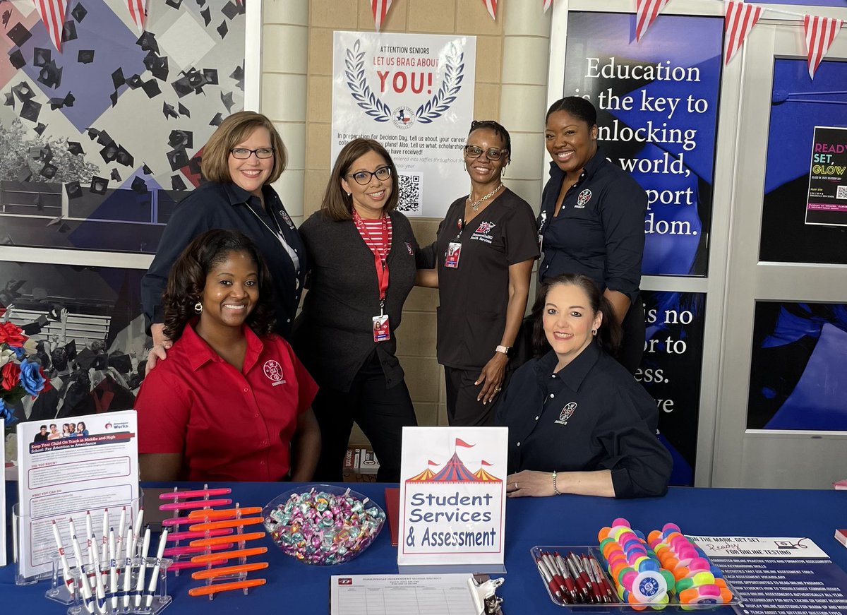 kholacka's tweet photo. I just love this team! We are ready to recruit the very best ⁦@DuncanvilleISD⁩ job fair! #SI2 https://t.co/TBGZDcJQ3p