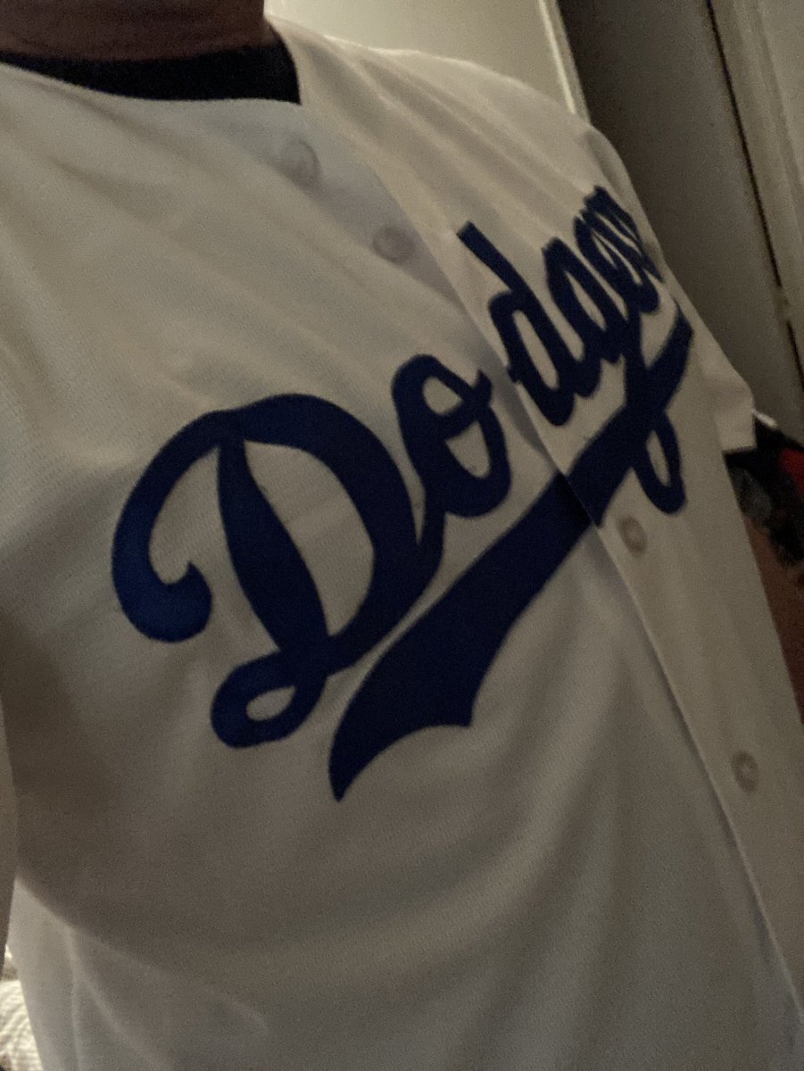 FCarbonne's tweet photo. Du coup @sebpaour tu peux faire quelque chose pour le supporter français numéro 1 des @Dodgers? #merci #teamRI https://t.co/fNgTlYgO9g
