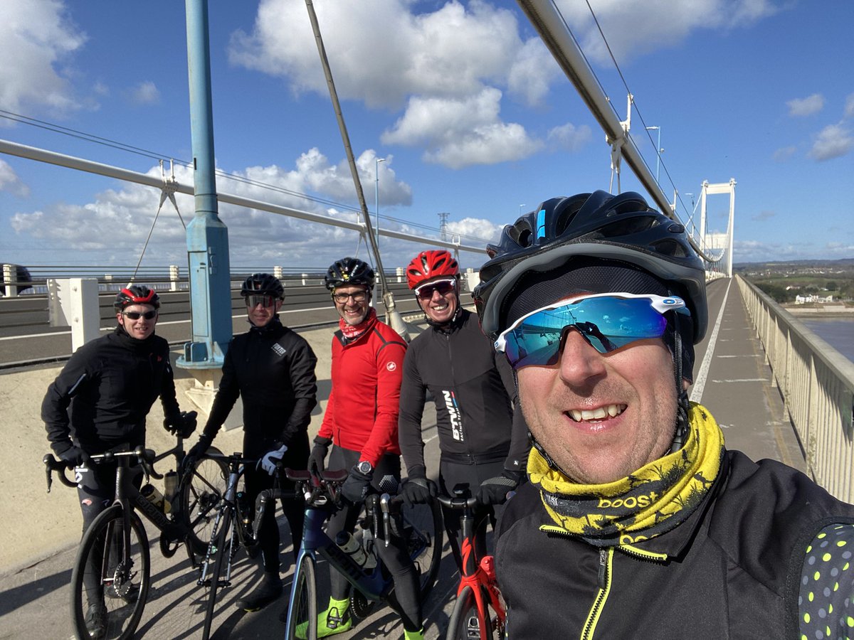Scampioli7's tweet photo. What a morning!! 🥶🥶☀️☀️🚵♂️🚵♂️ #SpringMiles #Early100 #SwimBikeRun https://t.co/txpx7Jf12m