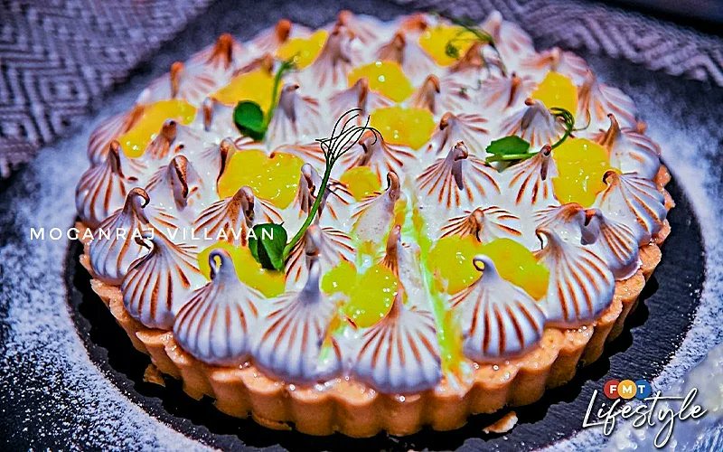 vmoganraj91's tweet photo. TRACE Restaurant and Bar is located on the 40th floor of Element KL and offers a gorgeous view of the city skyline as you dine on delicious delicacies.
Article Link: https://t.co/L0x7dsJ0Oq
.
.
.
#thefoddie #klfoodie #ramadan2022 #traditional #klview #trx #pnb118 https://t.co/h6tYMZaf4I