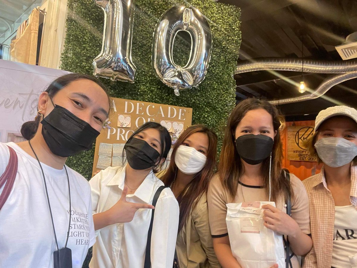 AnidoJoie's tweet photo. thanks @smilase_eventph &amp; organizers you are so welcoming &amp; pretty hehe😍 though time was too short😅 still memorable one..hope to see you all again soon!
#weareoneEXO #EXO10thannivesary https://t.co/jBA0rBhZfm