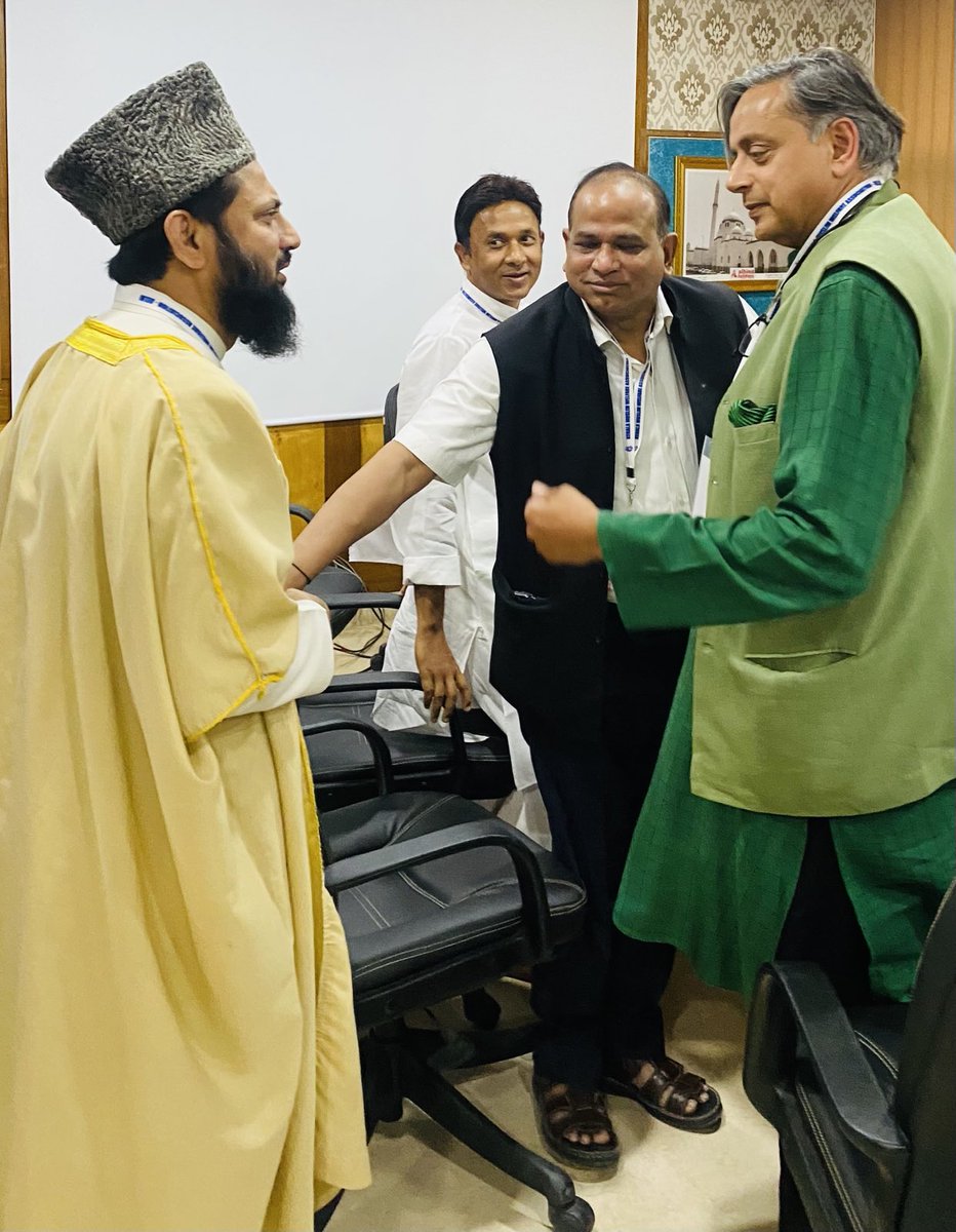 ShashiTharoor's tweet photo. With prominent attendees at the Iftar. It says much about Keralites that the Kerala Islamic Centre stands adjacent to the Guruvayurappan Temple, a Catholic Church &amp; an Orthodox Church, in Mayur Vihar. A visible representation of communal harmony. This is the India I cherish. https://t.co/wY2c7TbQpN