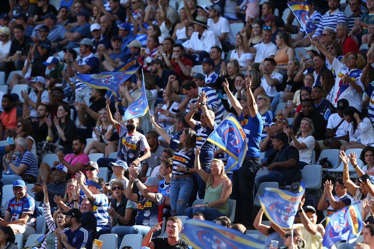 THESTORMERS's tweet photo. Unbelievable scenes at DHL Stadium where the DHL Stormers have held on for a hard-fought 19-17 win in the North-South showdown. Thanks to the Faithful who turned out today, you were crucial in this win.

#STOvBUL #iamastormer #dhldelivers @Vodacom #URC https://t.co/XzIEJiB6vc