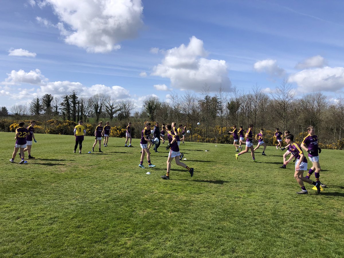 antomasterson1's tweet photo. 2 brilliant performances from our U15 football teams this afternoon as they defeated 2 very strong Limerick teams in a sunny @HaloTiles Ferns Coe in the Dermot Early Cup 🏐#wexford #football #development https://t.co/1bXLMDjVaw