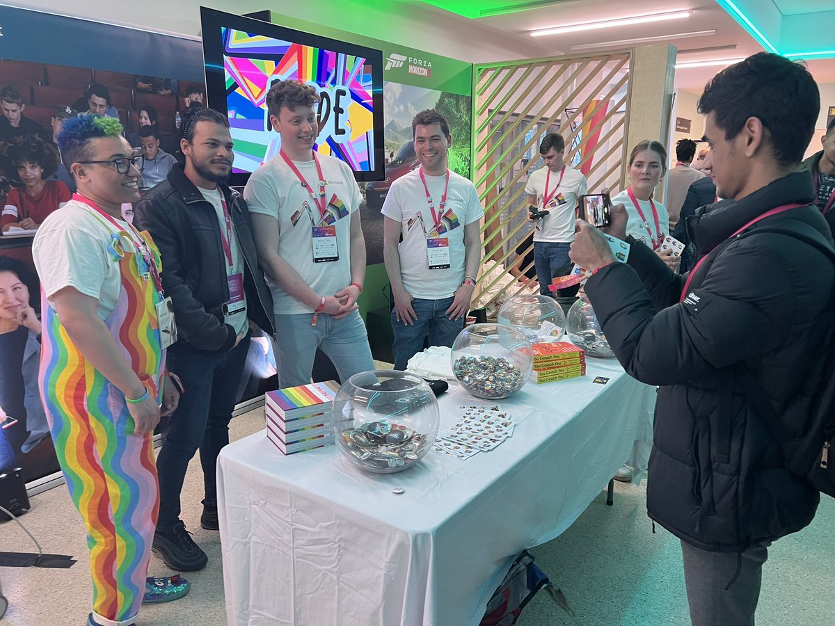 Meeting some incredible student who are enjoying playing <a href="/ForzaHorizon/">Forza Horizon</a> on the  <a href="/Xbox/">Xbox</a> and talking about career opportunities within <a href="/MicrosoftUK/">Microsoft UK</a> #studentpride