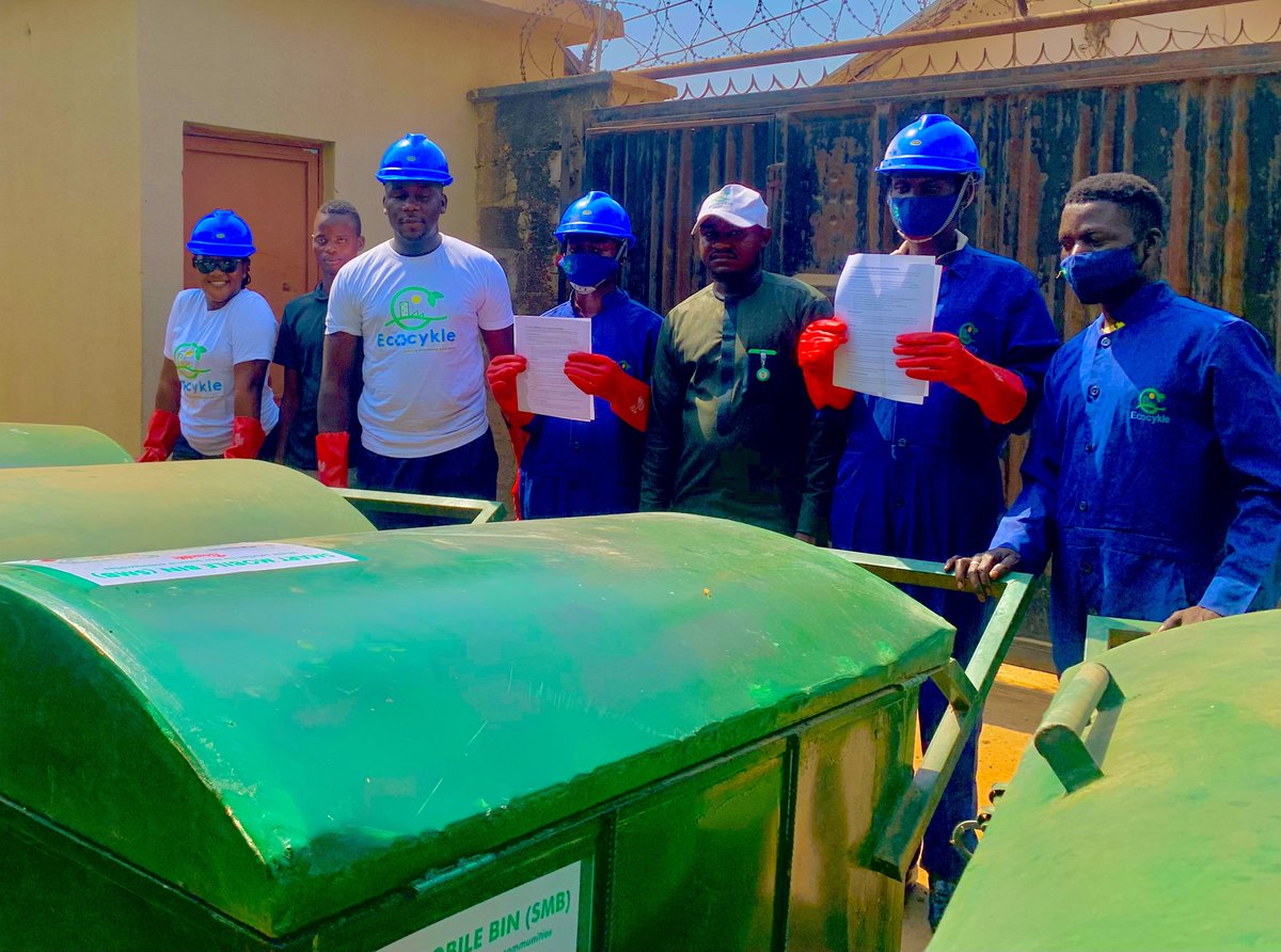 ecocykle's tweet photo. ECOCYKLE LAUNCHES SMART MOBILE BINS TO ADDRESS WASTE MANAGEMENT CHALLENGES IN NASARAWA STATE 

For sponsorship, partnerships, and other inquiries, contact us via WhatsApp: +2349038156557 or email: info@ecocykle.com 

https://t.co/SNy9x75BLC 

#PlasticPollution 
#wastemanagement https://t.co/uwc86u44X7
