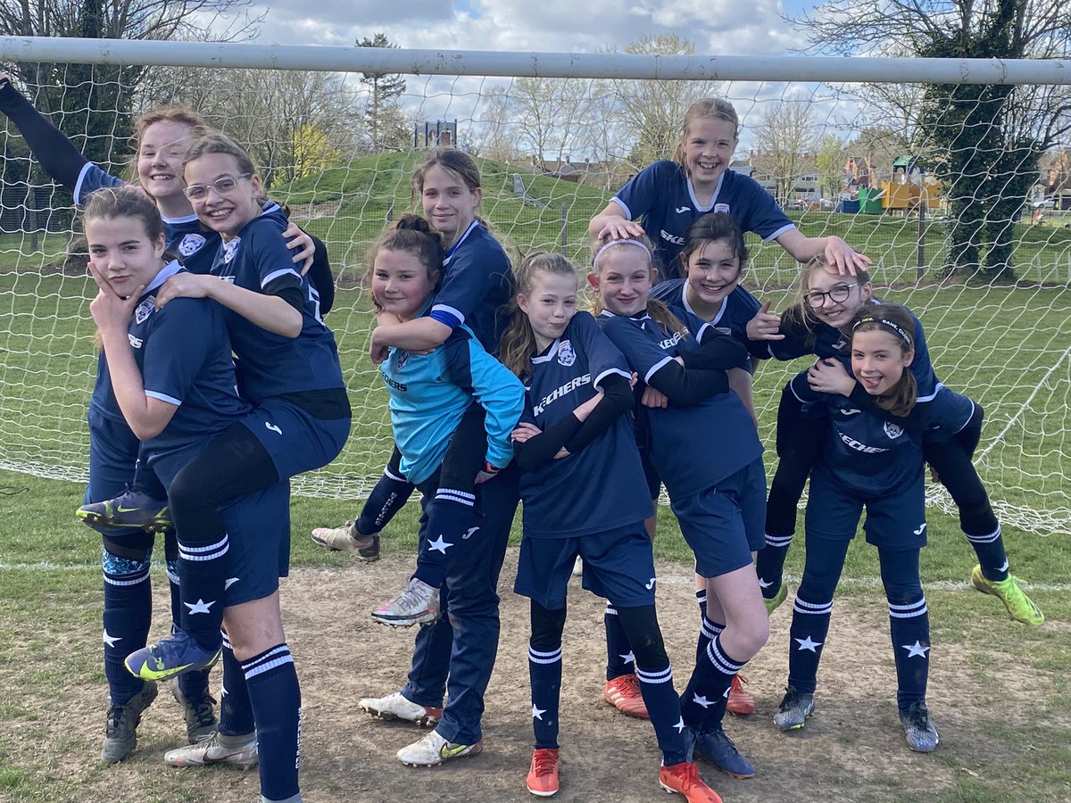 JSIles's tweet photo. A few goals in our last league game! Still smiling and love how close they all are! #madeit #persistence #lovefootball @StarletsFC https://t.co/VIGMqnrMuY