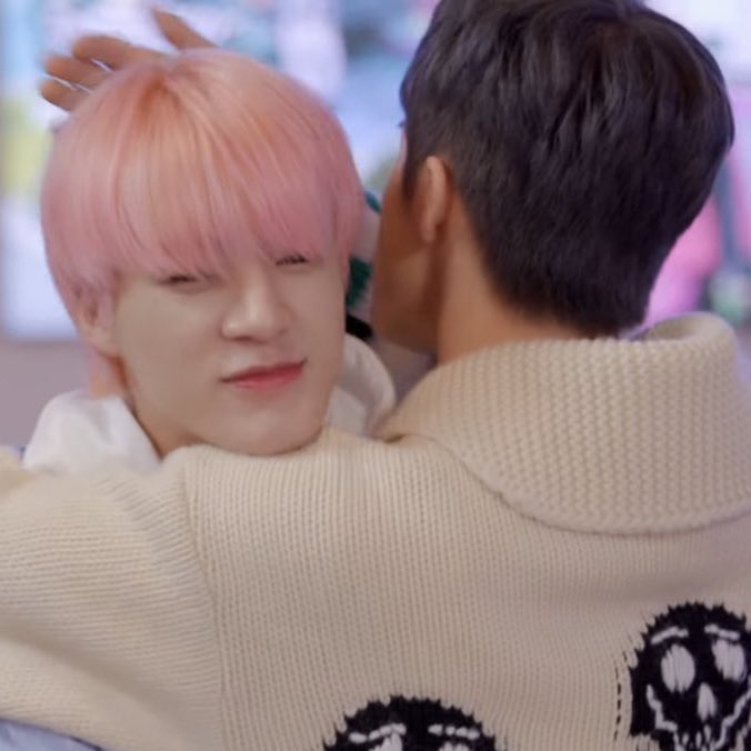 wednesdec_'s tweet photo. พี่ม้าคๆ โน่ขอข้าว ขอกินข้าว #markno https://t.co/EVRxXzVR3F