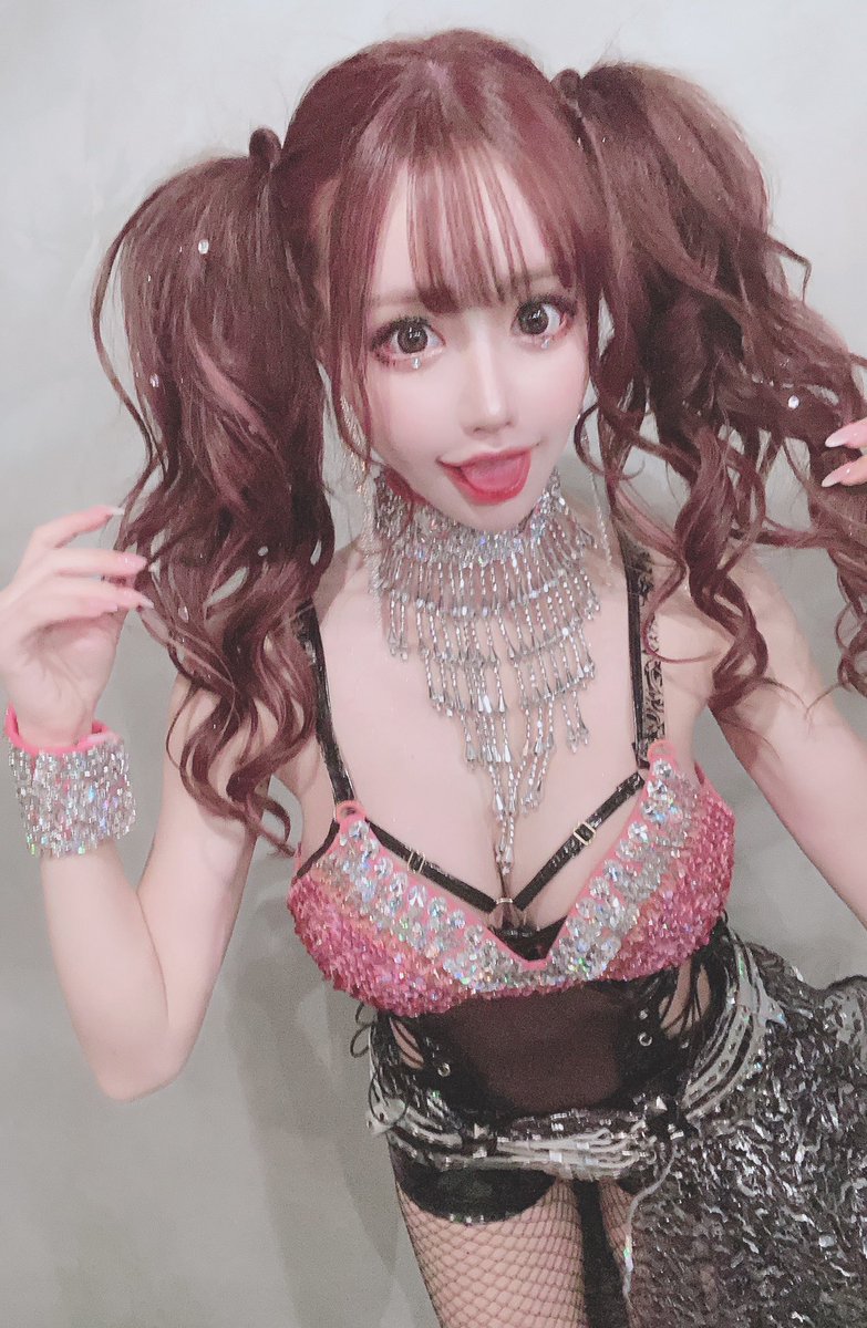 本日初お披露目ステージありがとうございました…😭✨✨✨✨

皆さんが来てくれたお陰で本番成功させることができました🥲💗

このステージをするまでにストレス抱えすぎて5kg痩せたりしちゃいましたが、頑張って良かったと心から感じました😂✨

見に来て頂き本当にありがとうございました…😭💗💗💗 https://t.co/LfmRnXNtTV