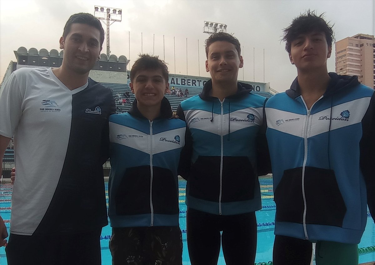✔️ Azuayos Miguel Armijos, Felipe Jaramillo, Matías Tapia y Francisco impusieron una nueva marca nacional en los 4x50 metros estilo libre con 1:37.45 en el Campeonato Nacional de Natación "Ricardo Planas", en Guayaquil. Segunda marca batida.
✅ #FDACunaDeCampeones
📸 FENA