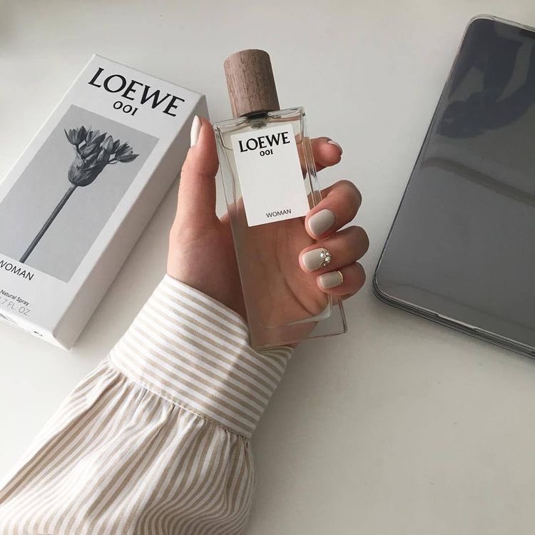 scentothemoon's tweet photo. พร้อมส่ง
LOEWE 001 Woman Edp 

100ml: 3,190฿
กล่องซีล / free shipping https://t.co/PQIPR6WBqa