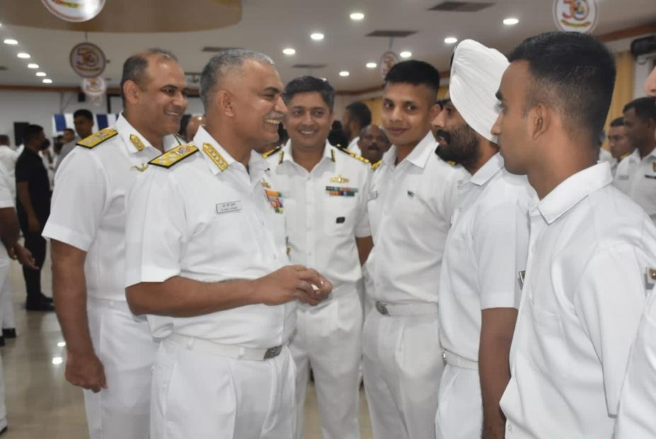 indiannavy's tweet photo. #Duty #Honour #Courage

#IndianNavy's Eastern Fleet, which was formed in 1971, commemorated its Golden Jubilee at #Visakhapatnam, with veterans, personnel &amp; families.

#SwarnimVijayVarsh
#AzadiKaAmritMahotsav 

https://t.co/cW3NRwlW4O 
@SpokespersonMoD @DefenceMinIndia @PRO_Vizag https://t.co/e3skONkpbw