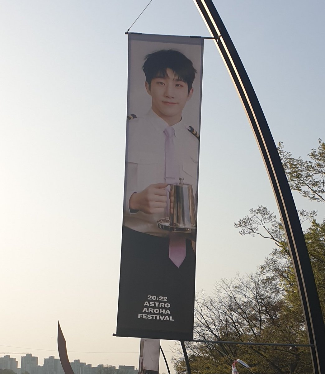 jinjin_firstime's tweet photo. 220409 아스트로 팬미팅 

무대위의 아스트로가 제일멋지지 역시👍
보고싶었어💕

#아스트로 #astro @offclASTRO https://t.co/ePs0Q47beI