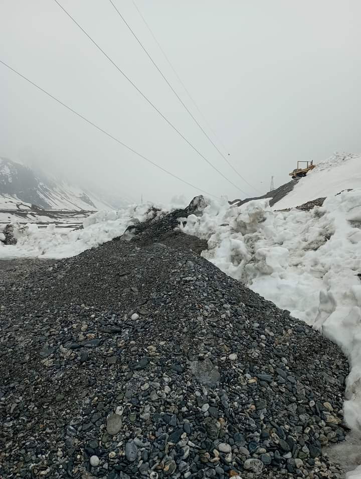 shubhamtorres09's tweet photo. Season's first #Rainfall in #Matayen #Drass
#Kargil #Ladakh https://t.co/PPndCywWEq