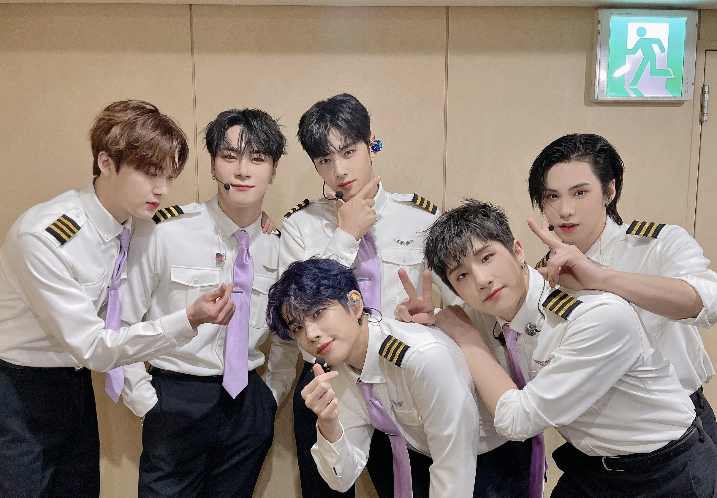 ASTRO Official PHOTOCARD Only 3rd Aroha Festival BLACK Goods