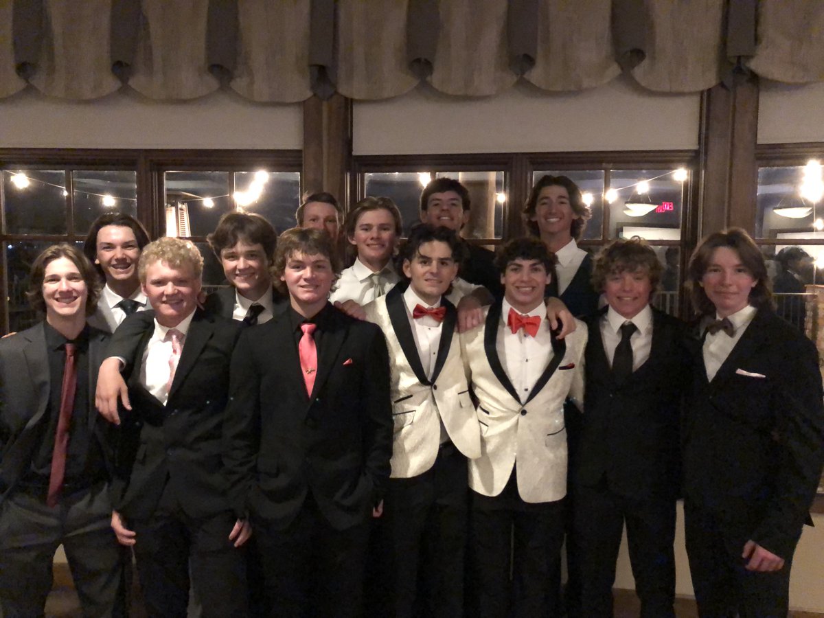 HowellGolf's tweet photo. Look good, feel good, play good. Our guys cleaned up well for prom last night. #HowellFamily https://t.co/TRxtQ7Htaq