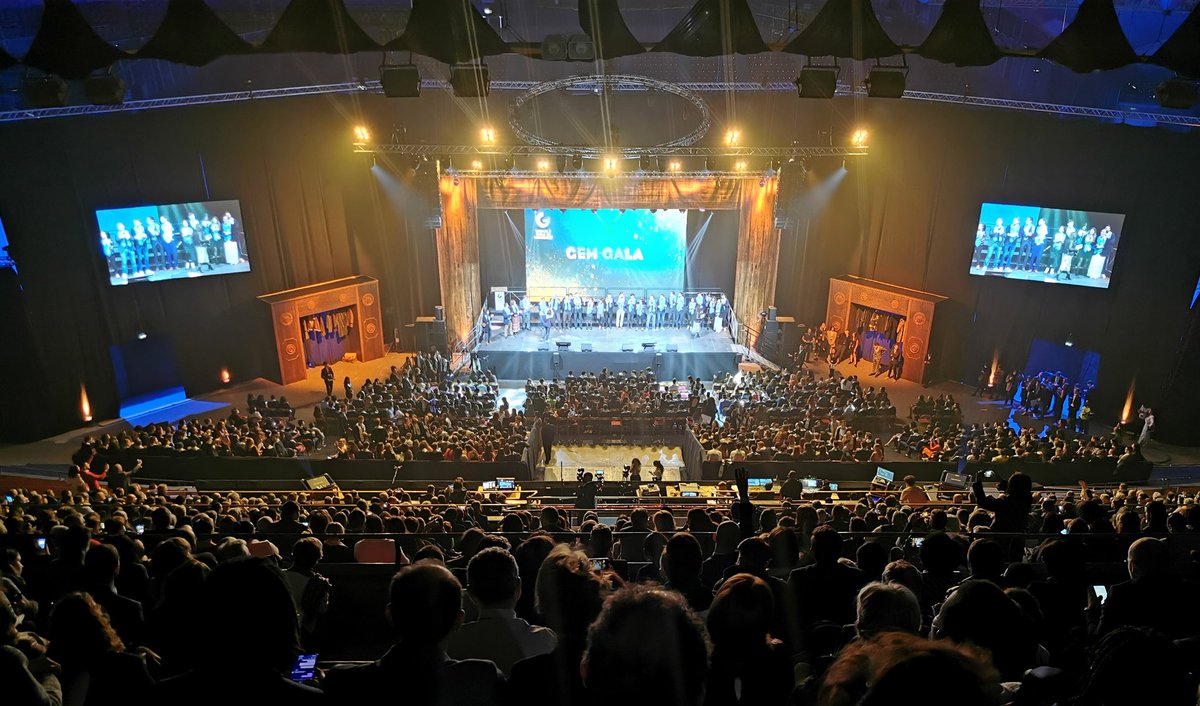 [GEM Gala 2022]
Kick off de la Cérémonie de Remise des diplômes de la Promotion 2021 !!! 🎉🎓
<a href="/Grenoble_EM/">Grenoble EM</a> #GEMalumni