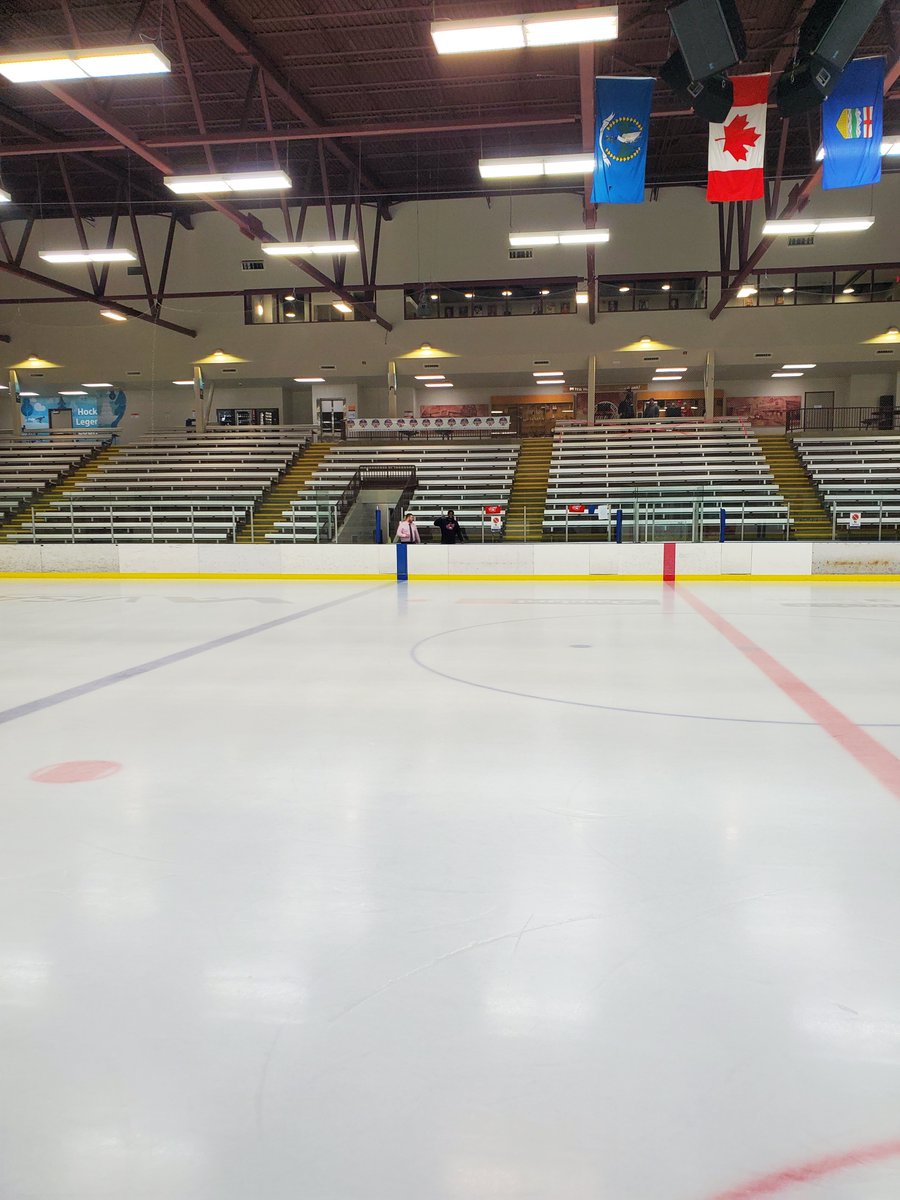 TheTrainerEtc's tweet photo. Bright and early...
#whereisConnor
@CAC_U16AAA
@cac_hockey https://t.co/vc2wvs4cKc
