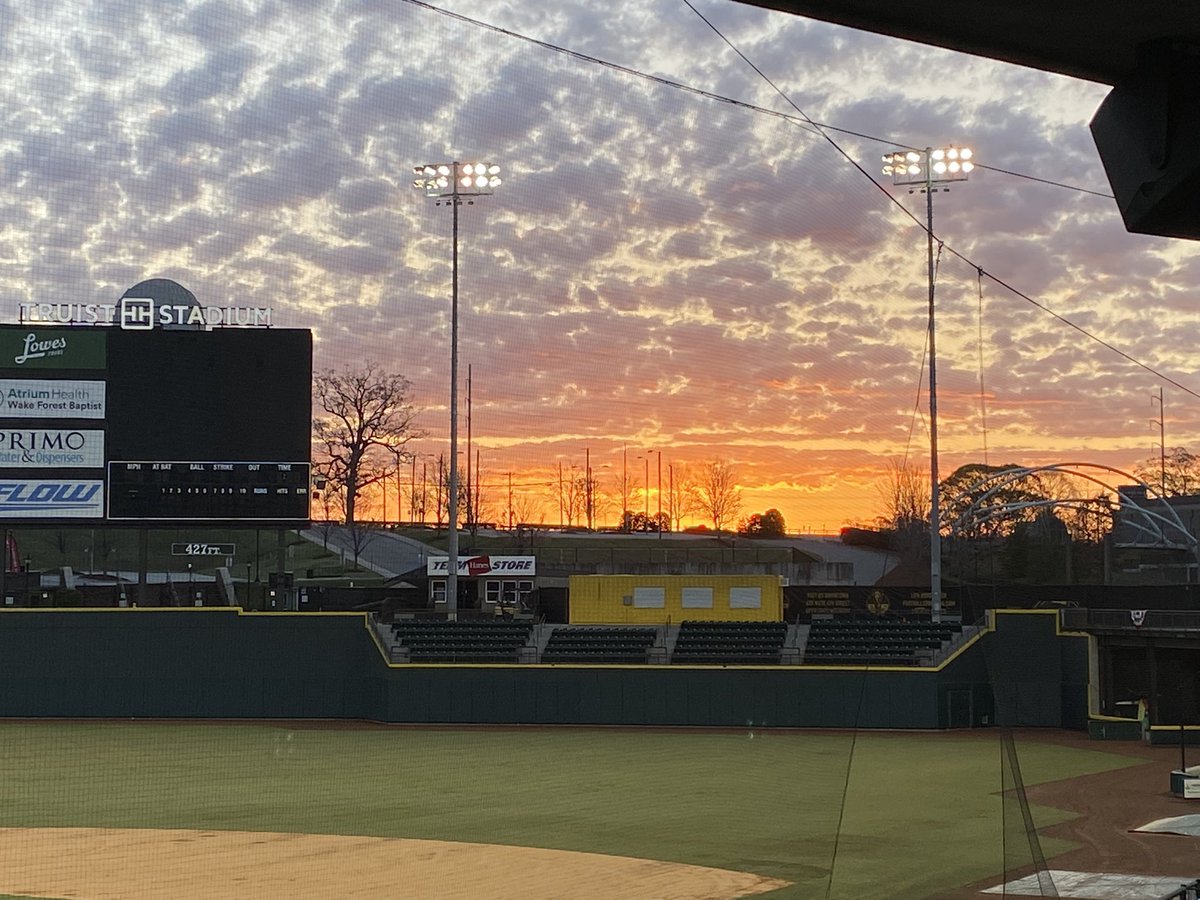 JessicaAveyard's tweet photo. Year 15 and I still love the dew on the grass of the infield at 6:00am, the hustle and bustle as game day employees enter the ballpark, and the sound of the fans laughter from a skit we perform. MILB, there truly is nothing else like it ❤️ #65more https://t.co/L2IPKdglHD