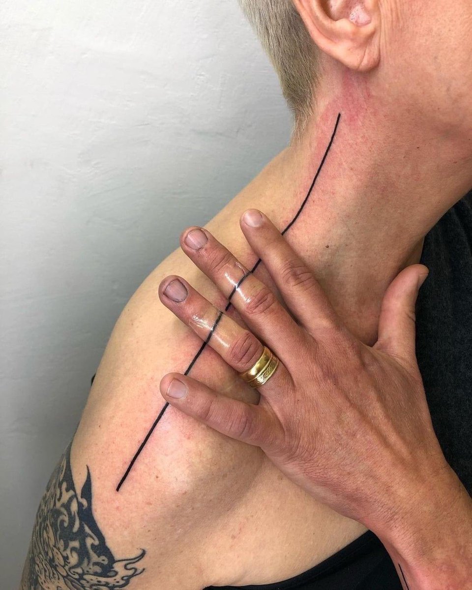 danilefebvre_'s tweet photo. Eu sou contra tattoo de casal, mas essa me deixou 🥺 “quando vc me toca, estou completa” https://t.co/u8QkbP3Dwr