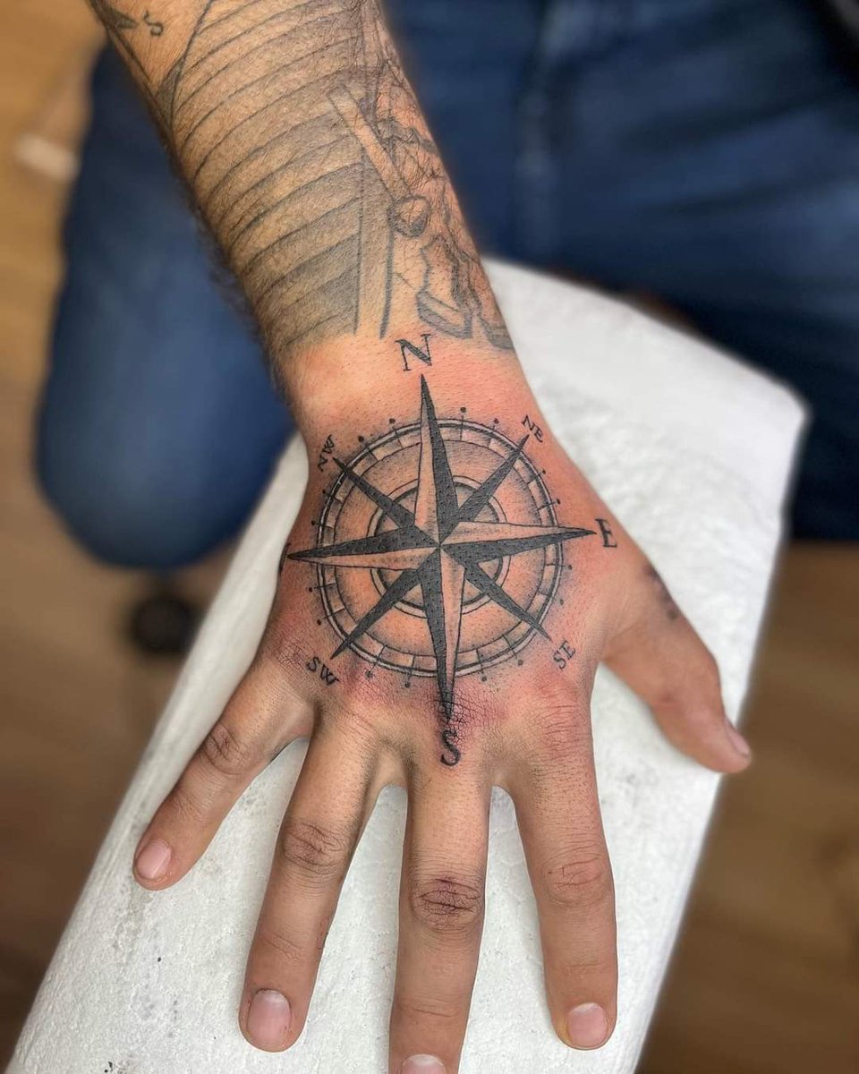 Another piece of art on my body 🙃🤟🏼