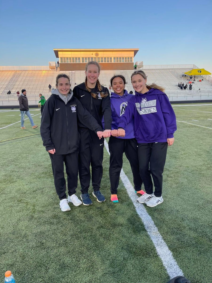 From 🏀 to 🏃🏼‍♀️she gets to stay with some teammates!!