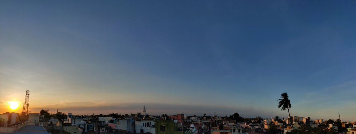 ChennaiDonn's tweet photo. Just another evening in Chennai 😩🤌
#mobilephotography #photographer #realme5pro #sunset #Chennai
Idk why, but I'm ready to marry these pics 😅🙇🏽♂️ https://t.co/tUdOkJVA2K