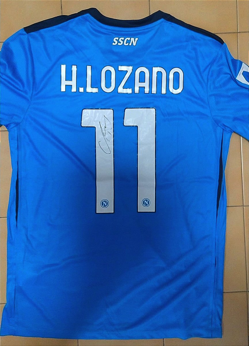 SkyEyes82's tweet photo. Le mie nuove bambine.....πππ #Myjerseycollection πππ https://t.co/ckMO3y0eok