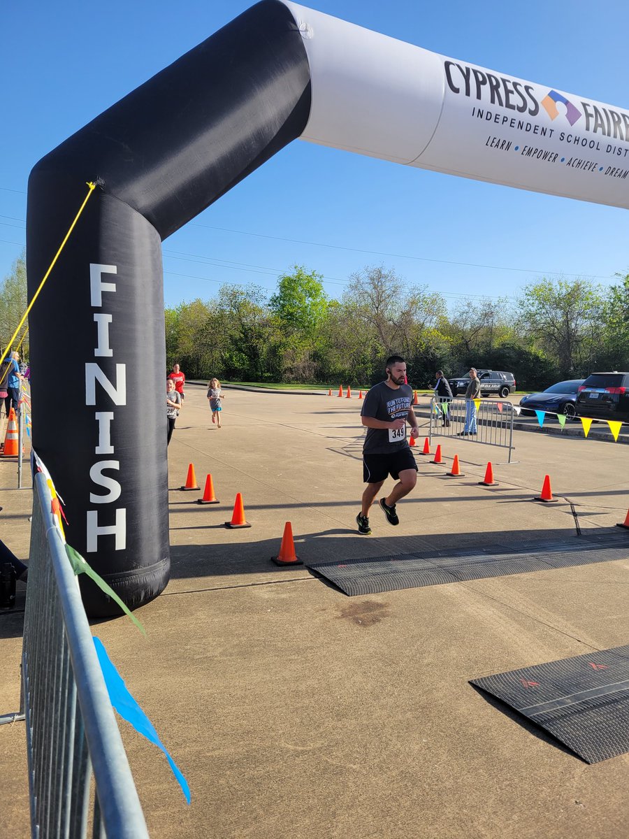 Mrs_Mikeska's tweet photo. Great Morning @CyFairISD #superintendentfunrun! So fun! 🏃‍♂️ @CMike_20 https://t.co/ijMJEThutO