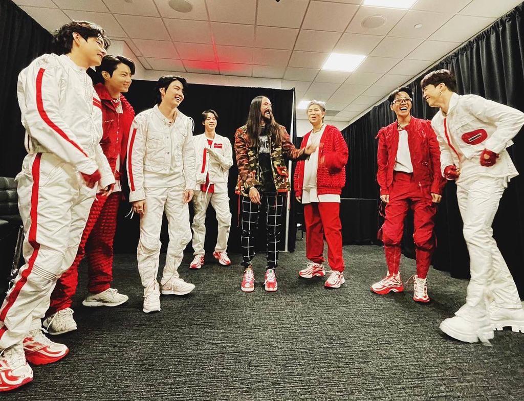 Steve Aoki  with BTS 😎🥳  PTD D1 #Steveaoki #BTS