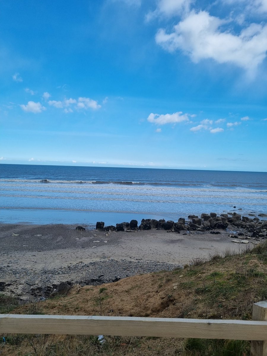 Wilf68Ian's tweet photo. Cant beat fresh air and the sound of the sea https://t.co/5BpI7TRMDa
