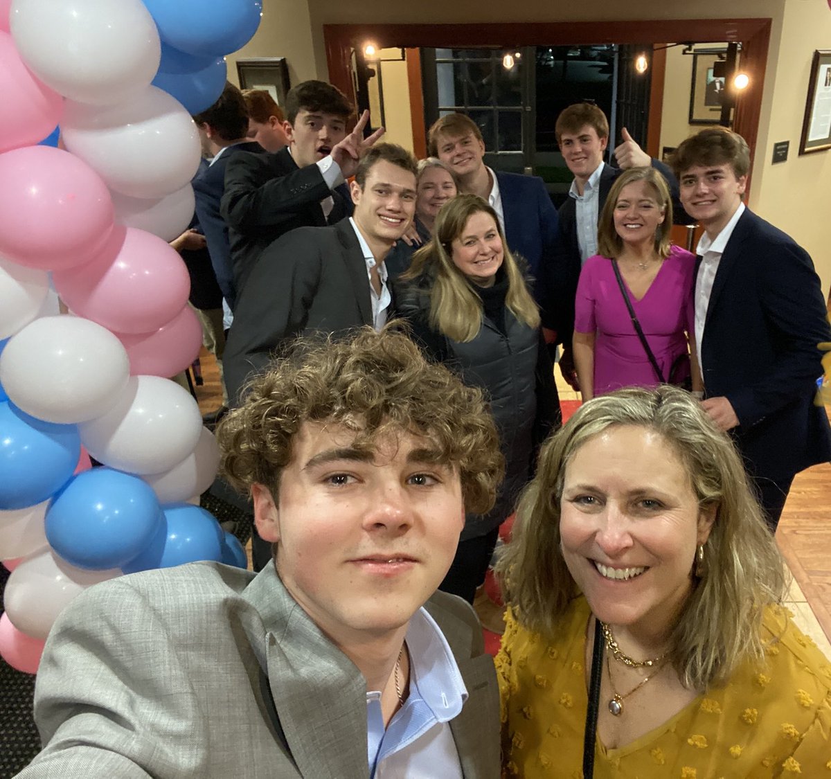 Sheribens's tweet image. ⁦@UCPikes⁩ #momprom was a fabulous night! So nice to put faces with the names of boys we hear so much about and meeting so many wonderful moms! BIG thank you to all our sons for a great evening❤️🖤⁦@Jeffb2News⁩ ⁦@LukeBenscoter⁩