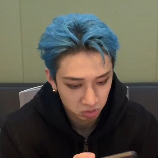 CB97hourss's tweet photo. This man just existing and making my whole life better 💙

#스트레이키즈 #straykids #bangchan #maniac #oddinary #chansroom https://t.co/sMtbG4uAfz