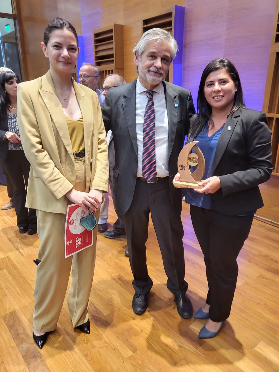 mrmartingonzalo's tweet photo. Felicitaciones Ayelen Ebene y Constanza Castillo👏👏
Recibieron el Premio @INNOVAR 2022 EDICIÓN 16va otorgado a @faniotargentina Categoría EMPRESAS Y TERCER SECTOR por Termómetro Infrarrojo IOT (IR-1000)+Sensores IOT CO2,financiados por la 
@agenciaidiar👉https://t.co/xFVF7NDCfc https://t.co/kD1T5hnqAO