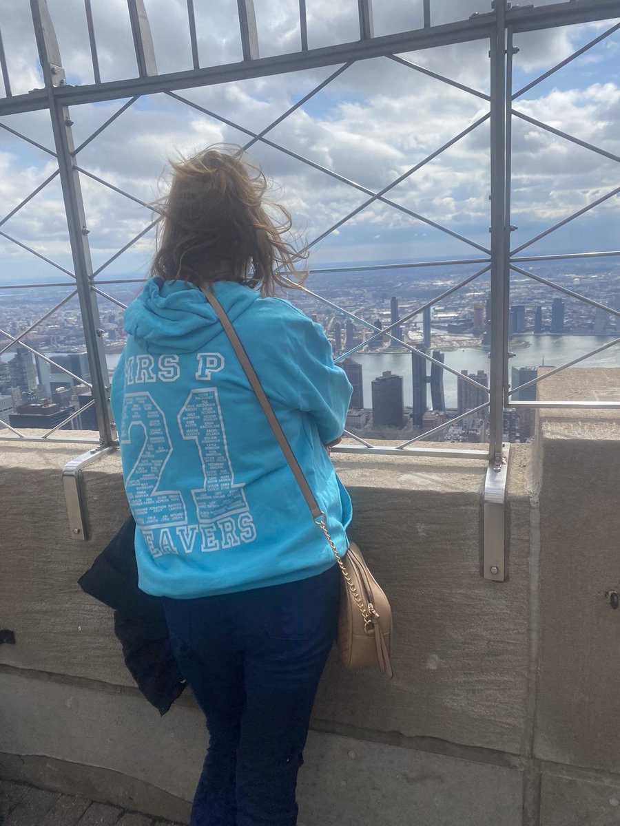 Where else would you wear your chs hoodie but the Empire State Building ?  Off to see some pupils at the Tartan Parade ❤️❤️