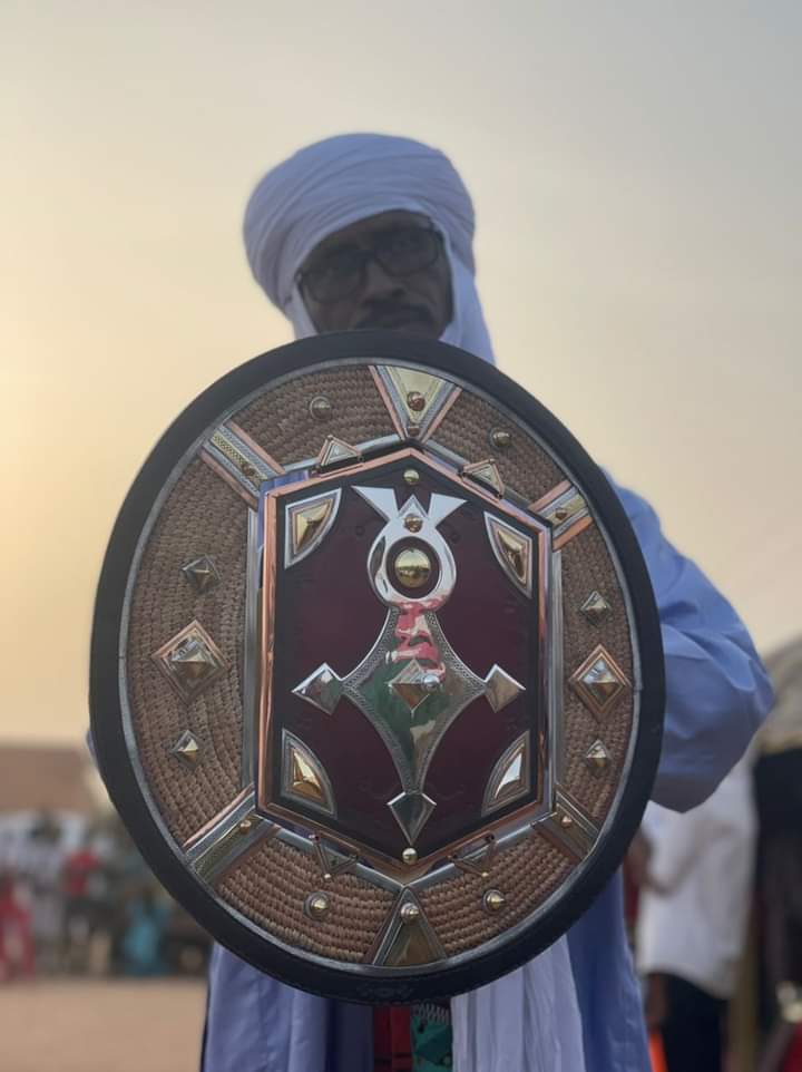 " Au fond, les grands gagnants sont ceux qui, tous les matins, dans leur humilité, se lèvent pour affronter la vie, malgré tous leurs problèmes... 
Ceux qui, avec les larmes dans le cœur, gardent toujours le sourire et croient encore en leurs rêves...".