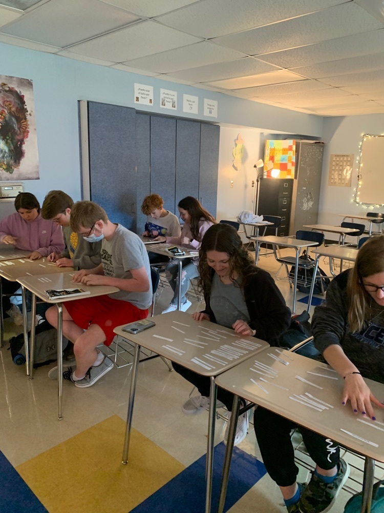 Spanish II-IV students work on their listening skills with a Selena Quintanilla song in Spanish and work together to put the lyrics in order. https://t.co/LSPzKZ6gwY