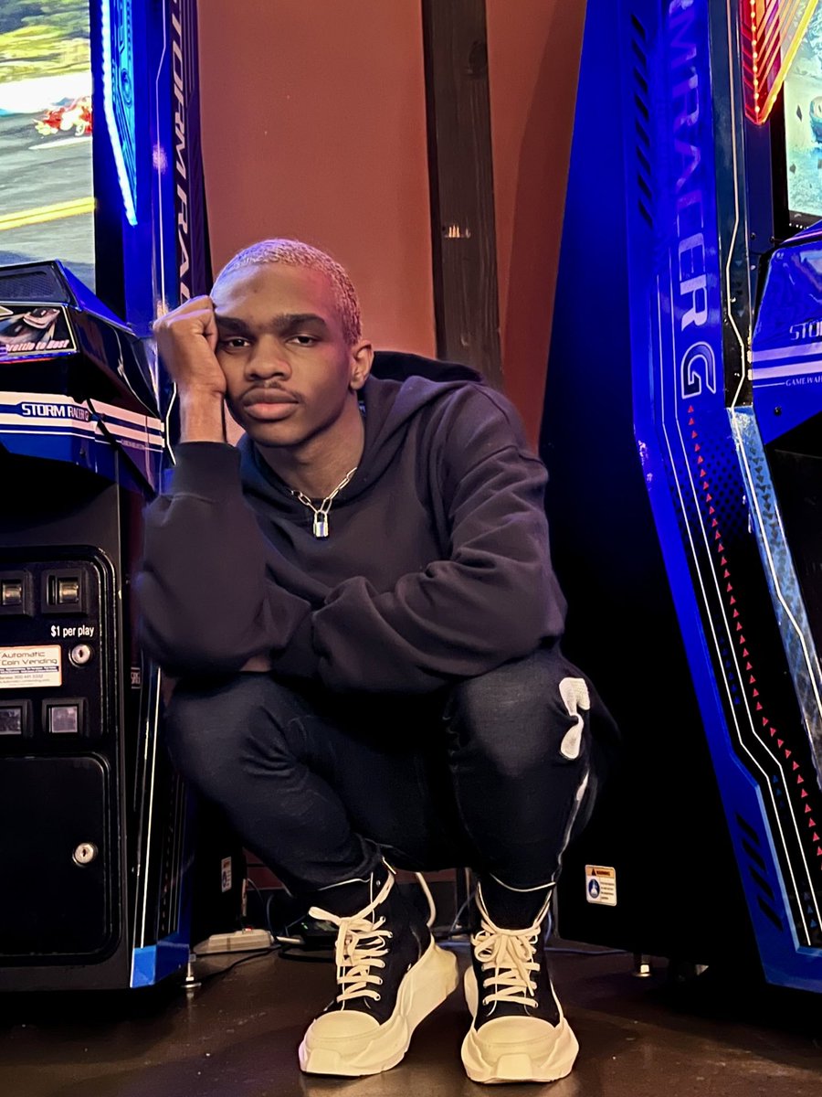 Blonde Boi ⛈👑 tweet media