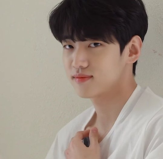 eveny_yw's tweet photo. 타투가 너무 예뻐서 누나한테 다시 보여주세요.😌🤍 https://t.co/N8sG0xjMTf